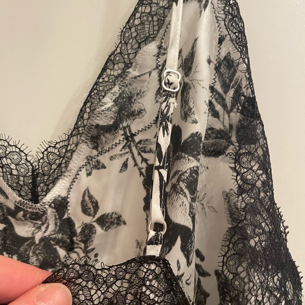 NWT- MAJOR SAVINGS! Victoria's Secret Black and White Floral Chemise - Picture 6 of 7